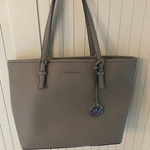 Michael Kors Purse- like new